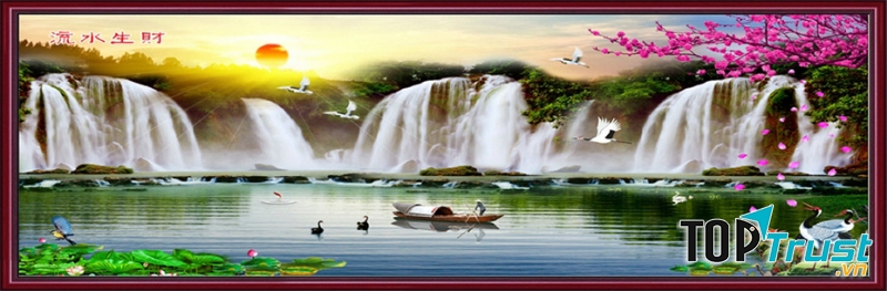 Công việc thêu tranh.