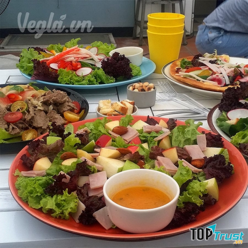 Bài trí cũng vô cùng đẹp mắt đó ạ!