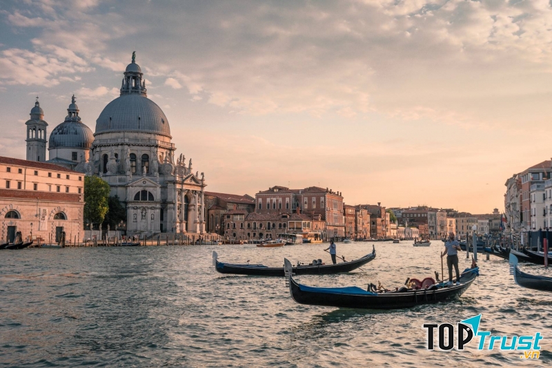 Venice là một trong những địa điểm du lịch trăng mật được ưa thích nhất trên thế giới.