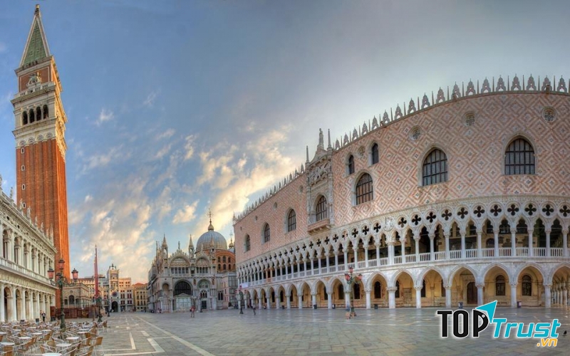 Quảng trường San Marco ở Venice (Ý)