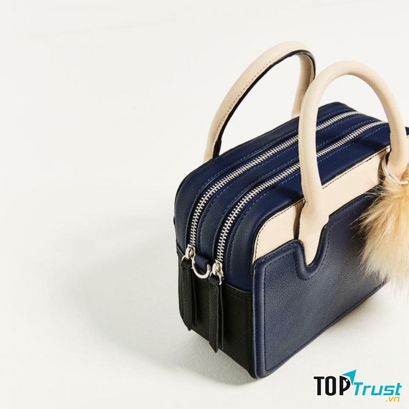 Mẫu túi xách tại Veobags Shop (hình ảnh lấy từ Fanpage của shop)