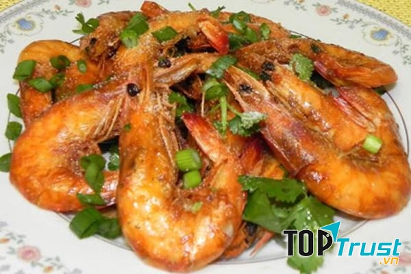 Tẩy vết bẩn màu vàng của tôm