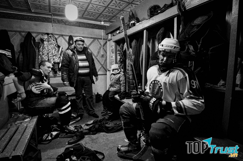 Bộ ảnh Vetluga's Hockey của nhiếp ảnh gia Vladimir Pesnya - Nguồn Internet