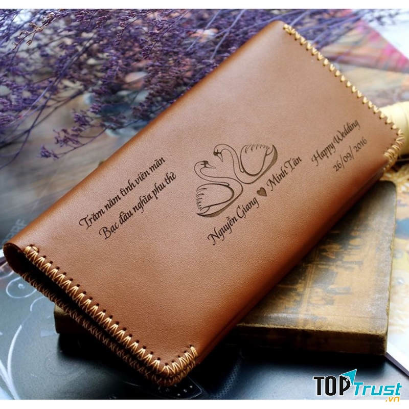 Ví da bò khắc tên – TamNam