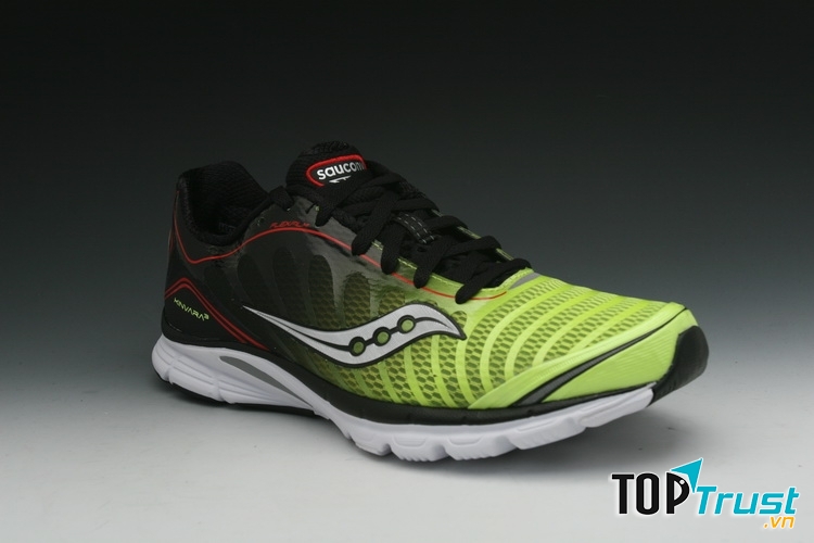 Đôi giày được rất nhiều chuyên gia khuyên dùng trong lúc tập luyện