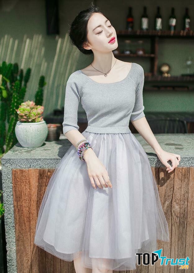 Mẫu thiết kế mang phong cách trẻ trung nữ tính tại shop