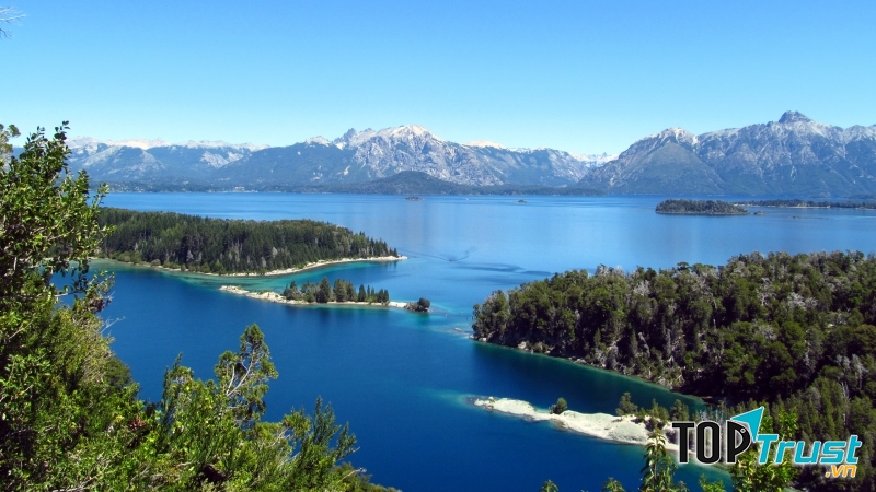 Đảo Victoria rộng lớn nhưng hoang vắng.