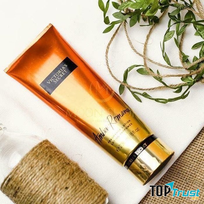Victoria’s Secret Amber Romance Fragrance Lotion