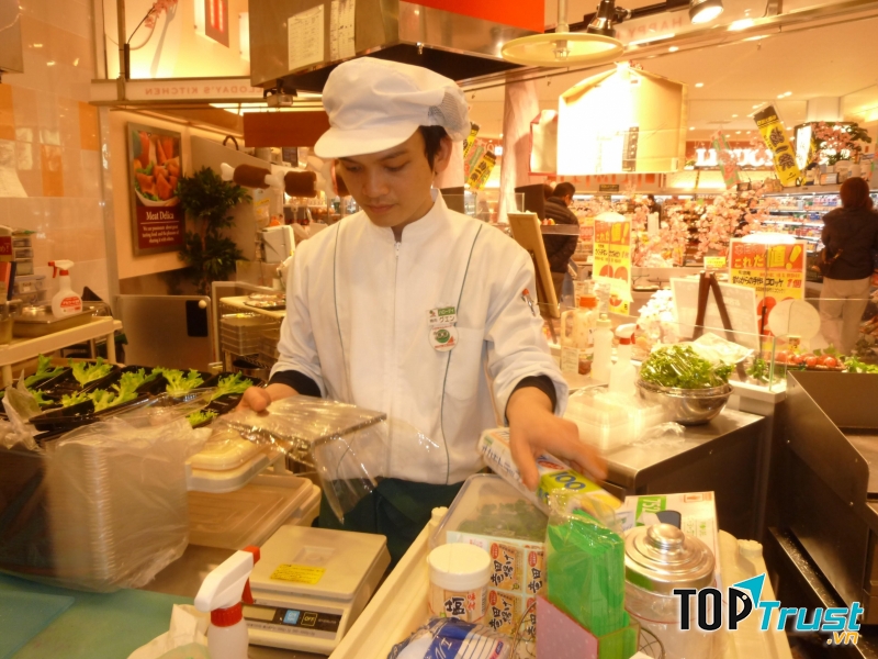 du học sinh làm đi làm thêm tại Hàn Quốc