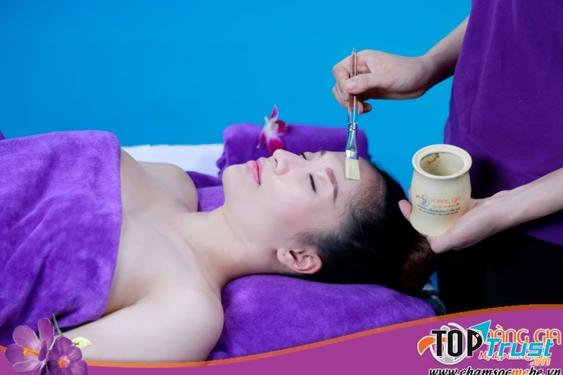 Dưỡng da tại Mẹ bé Hoàng Gia