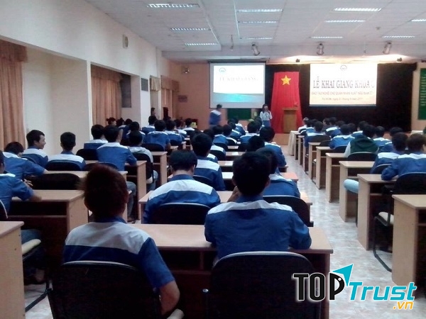 Một khóa khai giảng đào tạo cho học viên