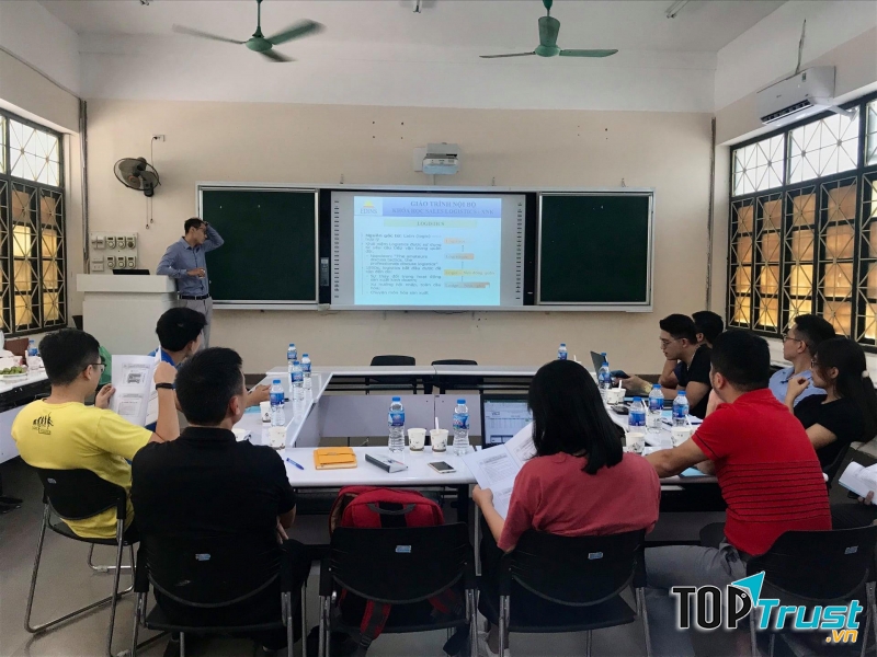 Công ty cổ phần tư vấn đào tạo và đầu tư phát triển EDINS