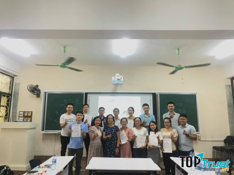 Công ty cổ phần tư vấn đào tạo và đầu tư phát triển EDINS