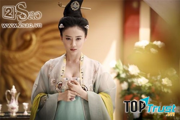 Viên San San trong vai Công chúa Vĩnh Ninh (phim Chế tạo mỹ nhân)...