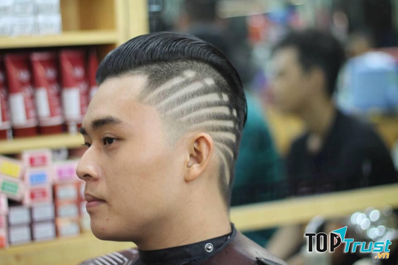 Đây cũng là một salon tạo kiểu đậm chất hiện đại, mang đặc trưng của phong cách tóc Hàn Quốc, cũng như phương tây