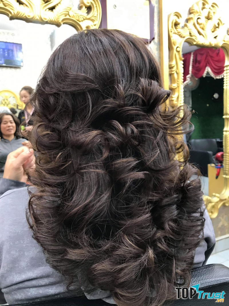 Viện Tóc Nguyễn Gia