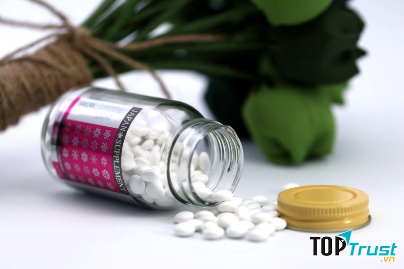 Các dưỡng chất từ thiên nhiên sẽ mang lại hiệu quả bằng cách tác động trực tiếp lên cơ chế hoạt động và quá trình hình thành nám da, đốm nâu, làm cho chúng nhanh chóng nhạt màu.