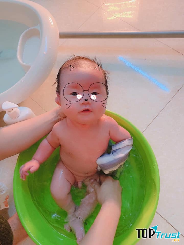 Dịch vụ tắm bé Hà Nội