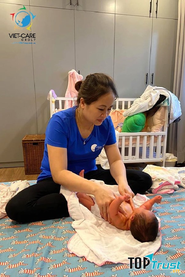 Massage cho bé tại nhà