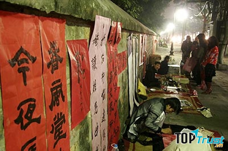 Cho chữ vừa là nét đẹp văn hóa vừa giúp kiếm thêm thu nhập