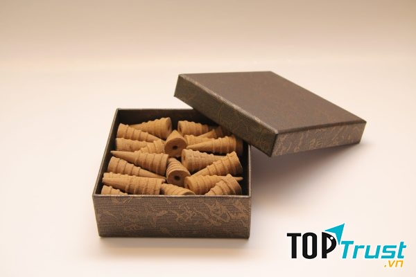 Việt Hương Trầm