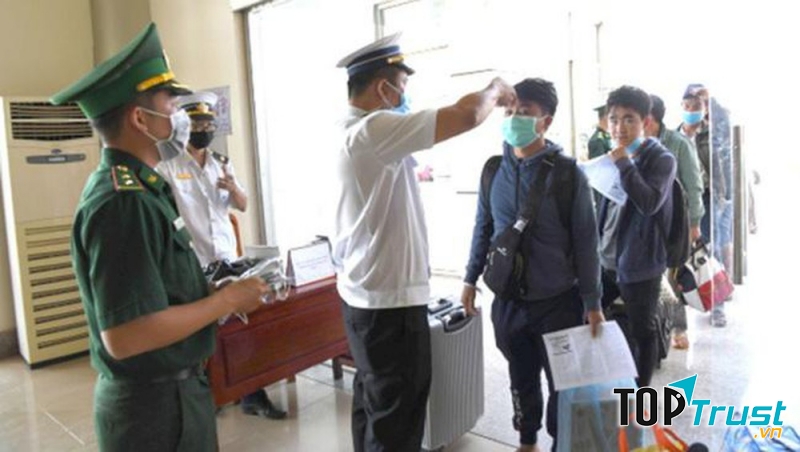 Việt Nam là nước duy nhất có Quân đội đã cho những người lính vào rừng chịu sương gió, để người dân thuộc diện cách ly được ở những nơi khang trang, chu đáo nhất.