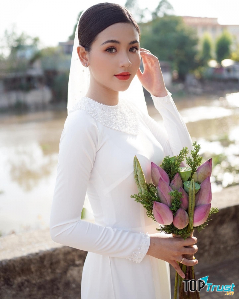 Việt Nguyễn make up (Quân Studio)