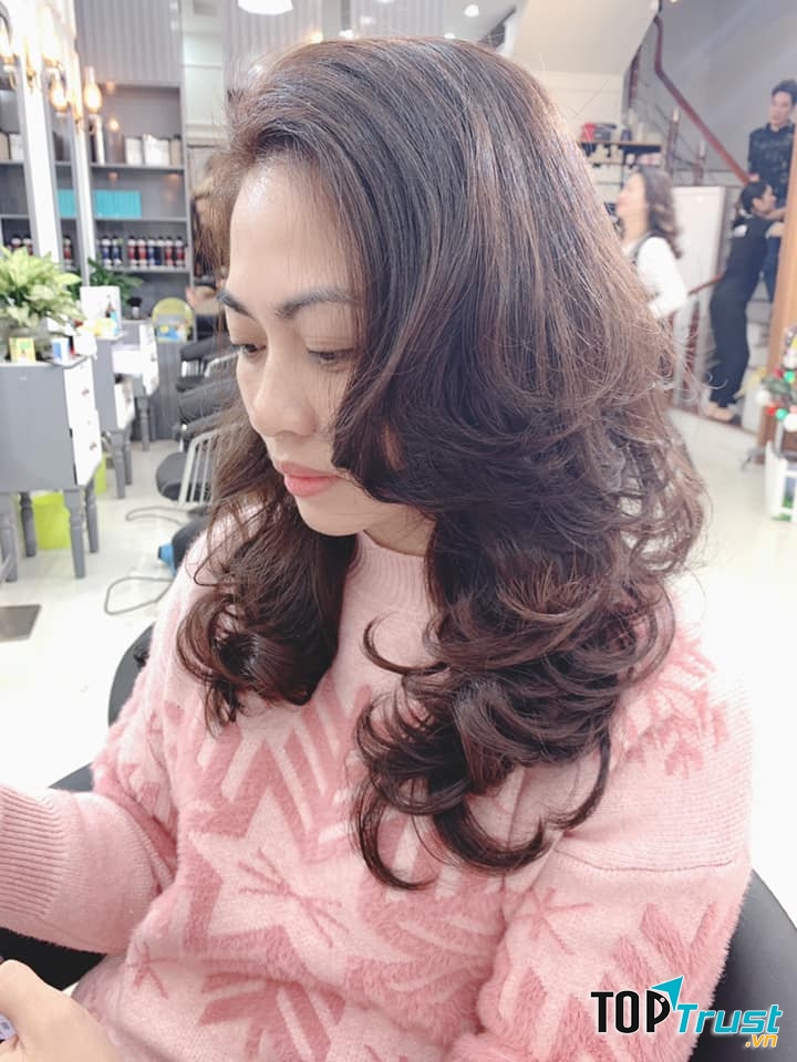 Viet Paris Hairstudio