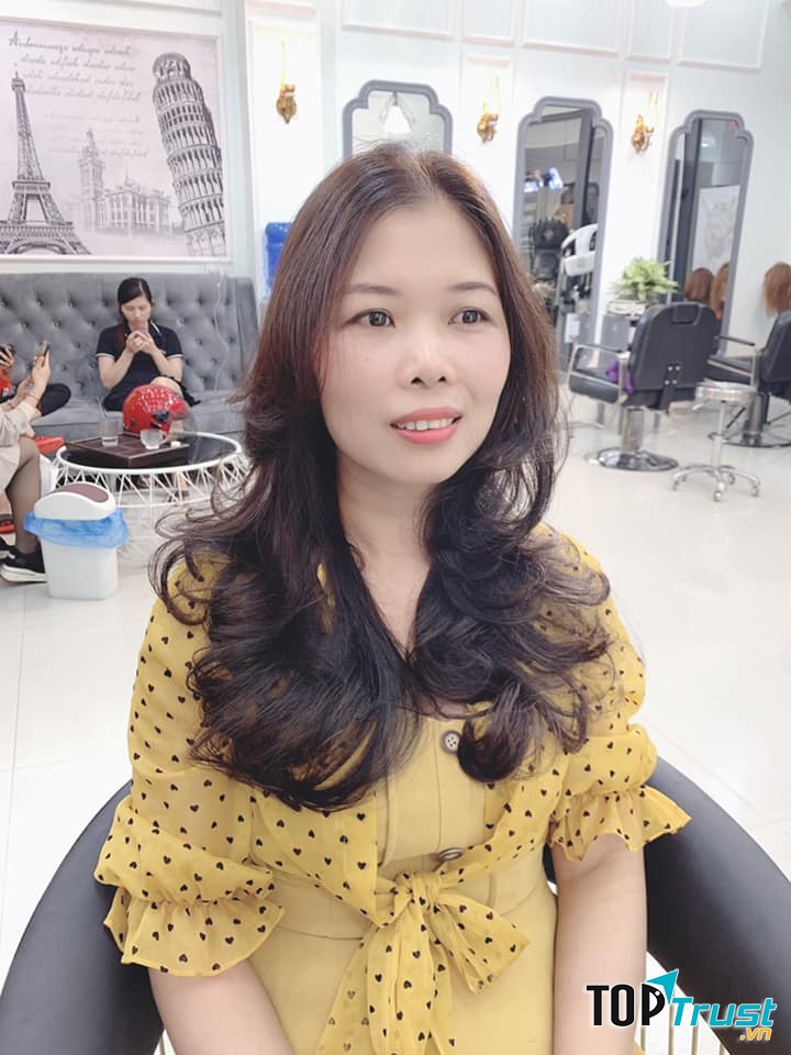 Viet Paris Hairstudio