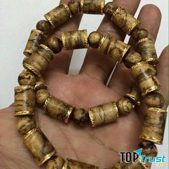 Vòng tay trầm hương