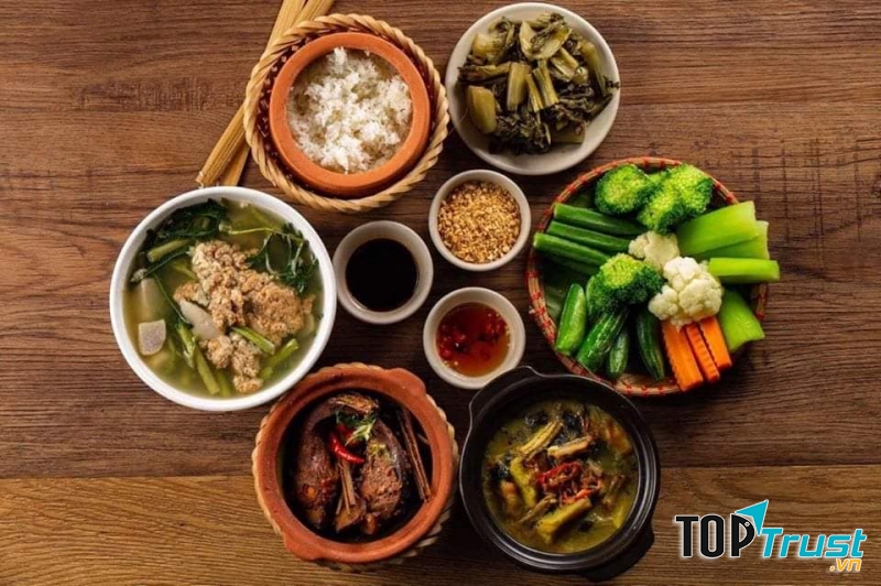 Việt Xưa - Trần Bạch Đằng