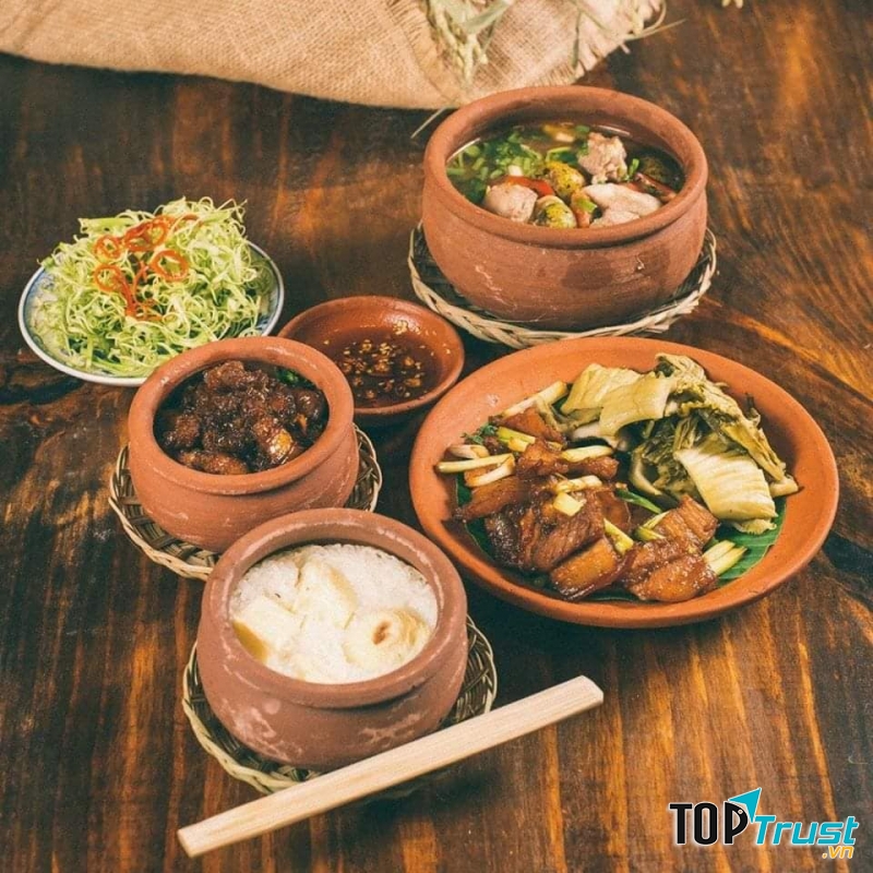 Việt Xưa - Trần Bạch Đằng