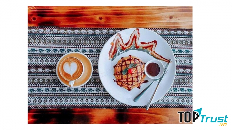 Viettreckking homestay and Cafe