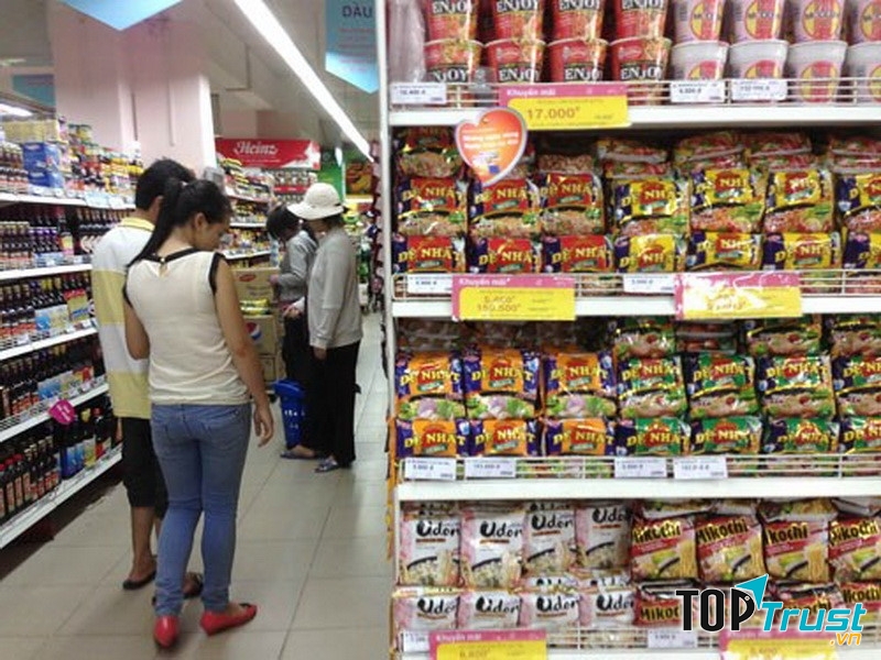 Vifon được bày bán tại các siêu thị