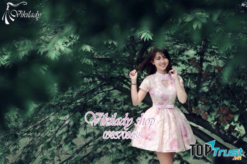 Vikilady Dress and Makeup