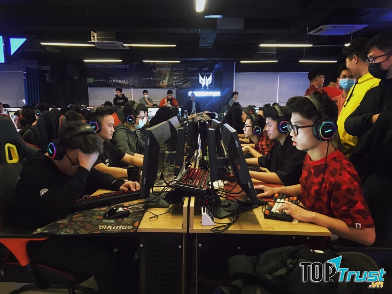 Viking FPS Stadium Khâm Thiên