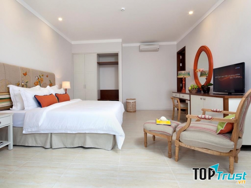 Phòng ngủ được thiết kế trang nhã và hiện đại