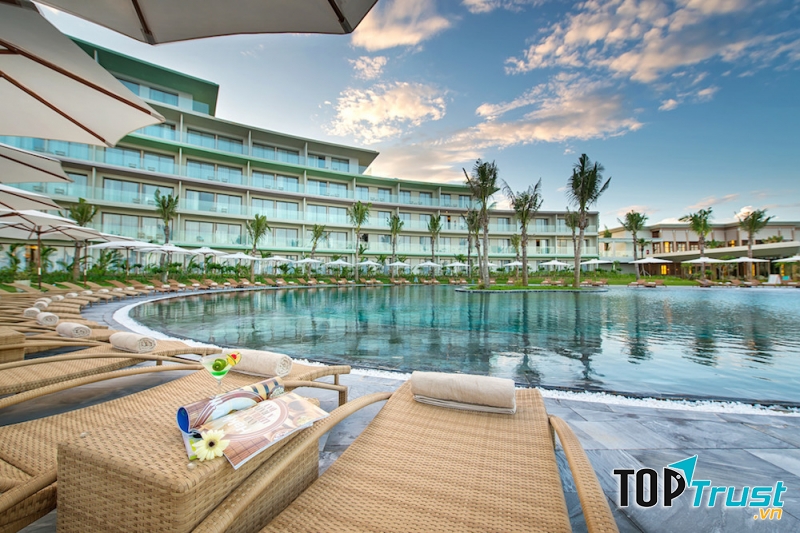 Nếu bạn muốn đi du lịch Sầm Sơn được ở trong một khách sạn sang trọng, hiện đại thì Villa Samson FLC là một sự lựa chọn tuyệt vời