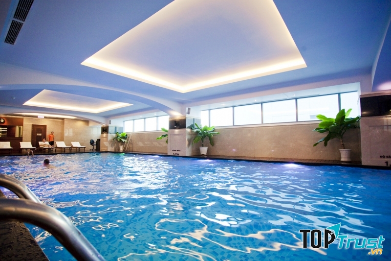 Hồ bơi sang trọng tại trung tâm