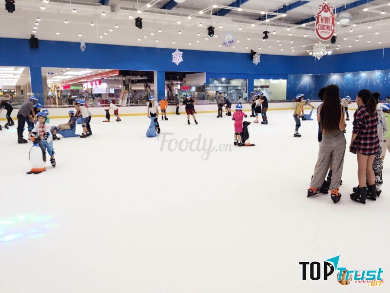 Khu trượt băng Vincom.