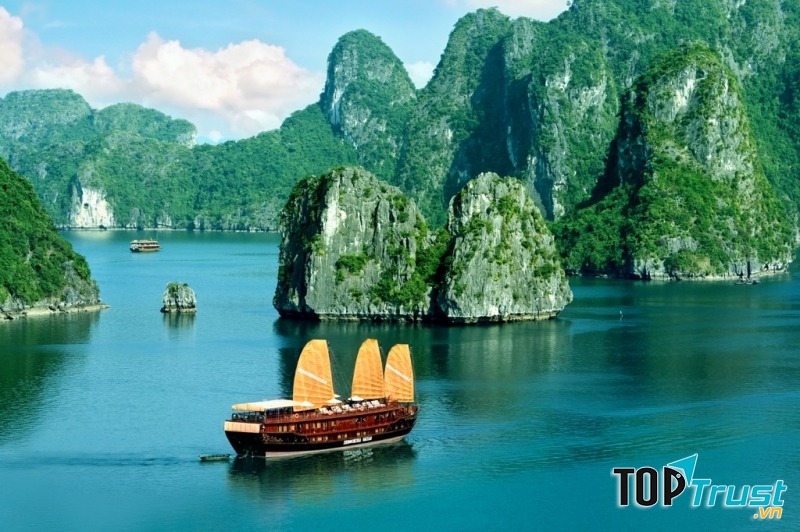 Vịnh Hạ Long.