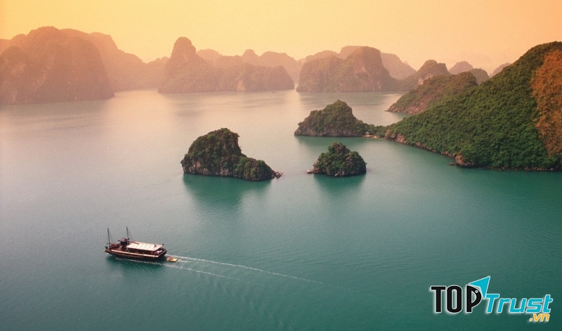 Vịnh Hạ Long - Vịnh có nhiều đảo nhỏ nhất