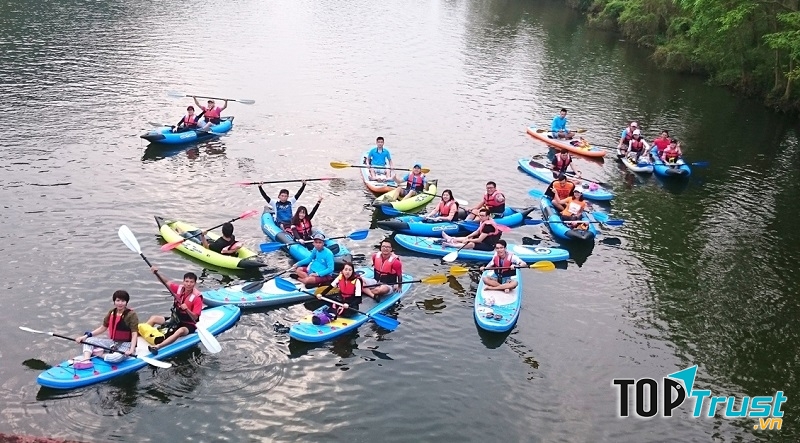 đua thuyền Kayak vịnh Ninh Vân