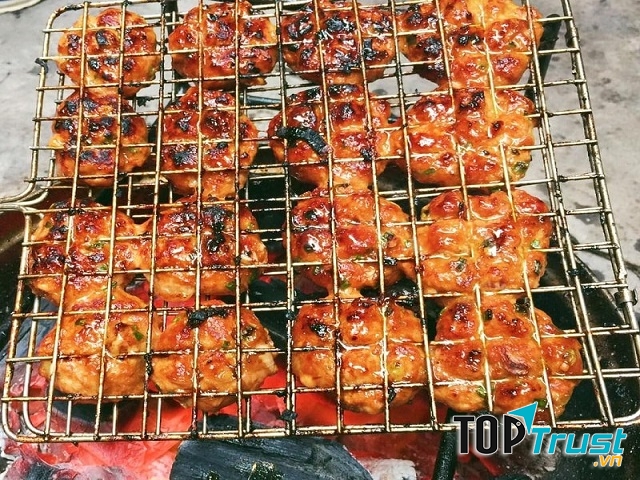 Vinh Quang - Chả Nướng & Chả Quạt