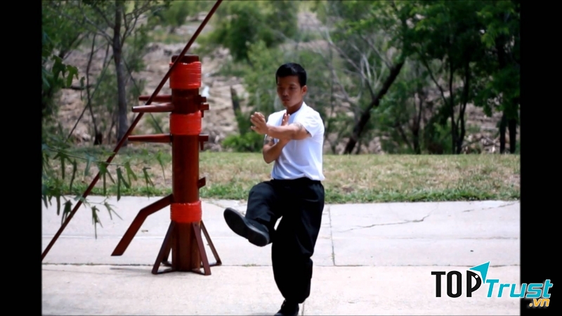 Tập luyện Vịnh Xuân Quyền giúp bạn rèn luyện cơ thể.