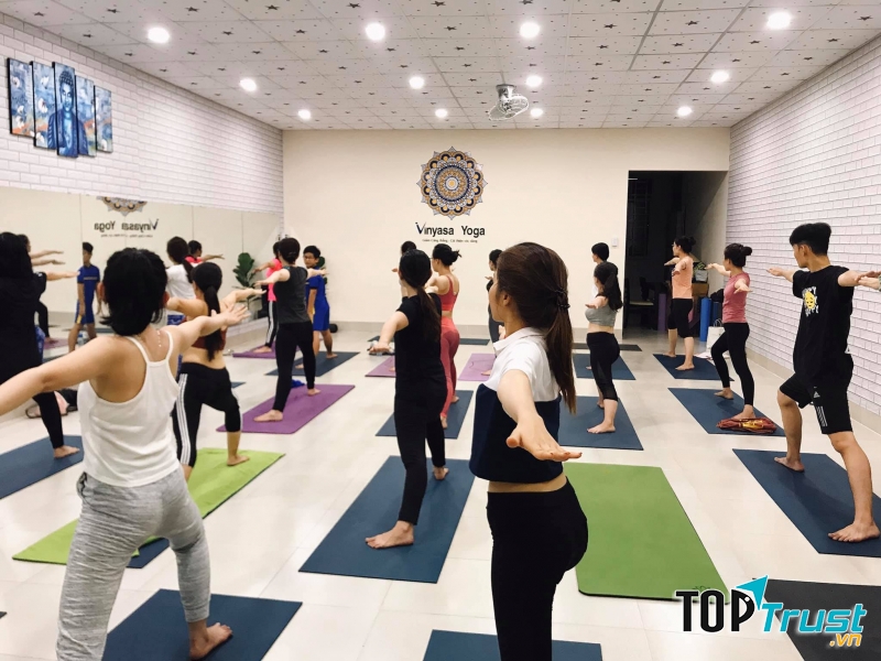 Vinyasa Yoga Long Xuyên