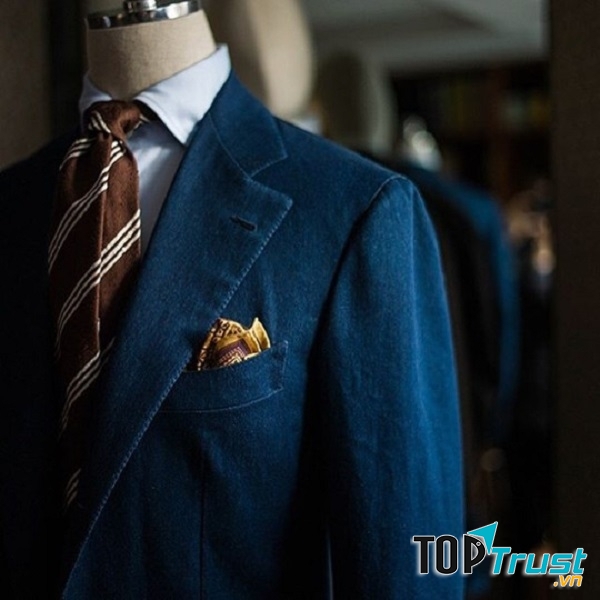 Cà vạt Viola Milano phối cùng áo vest