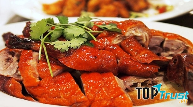 Vịt 29 nổi tiếng bởi menu hấp dẫn đa dạng các món ăn từ vịt, trong đó nổi tiếng nhất món vịt thiết bản