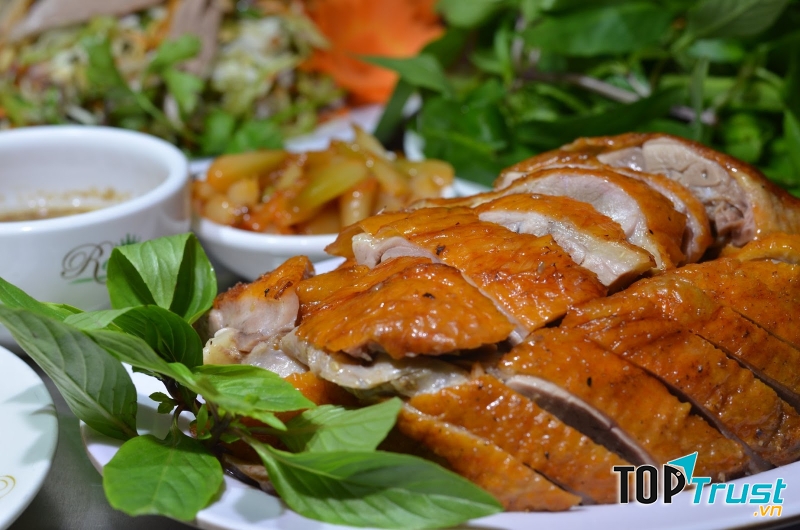 Vịt 29 được tẩm ướp gia vị đầy đủ