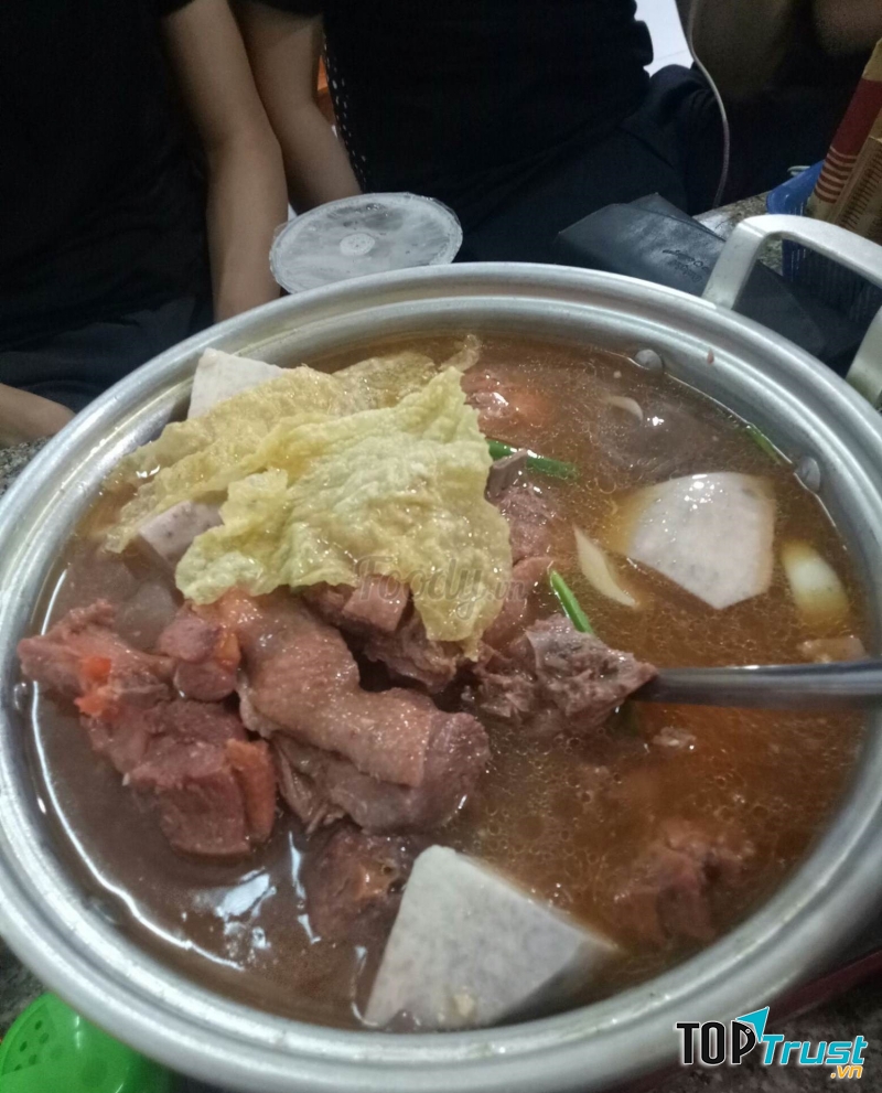 Vịt nấu chao Cẩm Tú